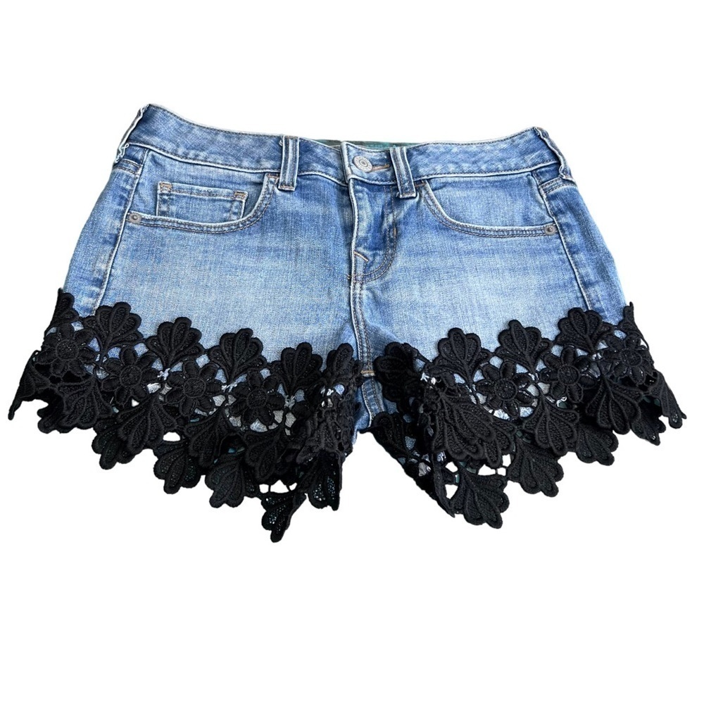 Express Low Rise Relaxed Lace Embellished Denim Shorts Size 00